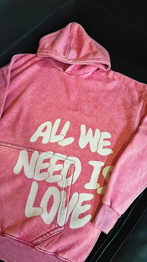 All we need is love oversized fit